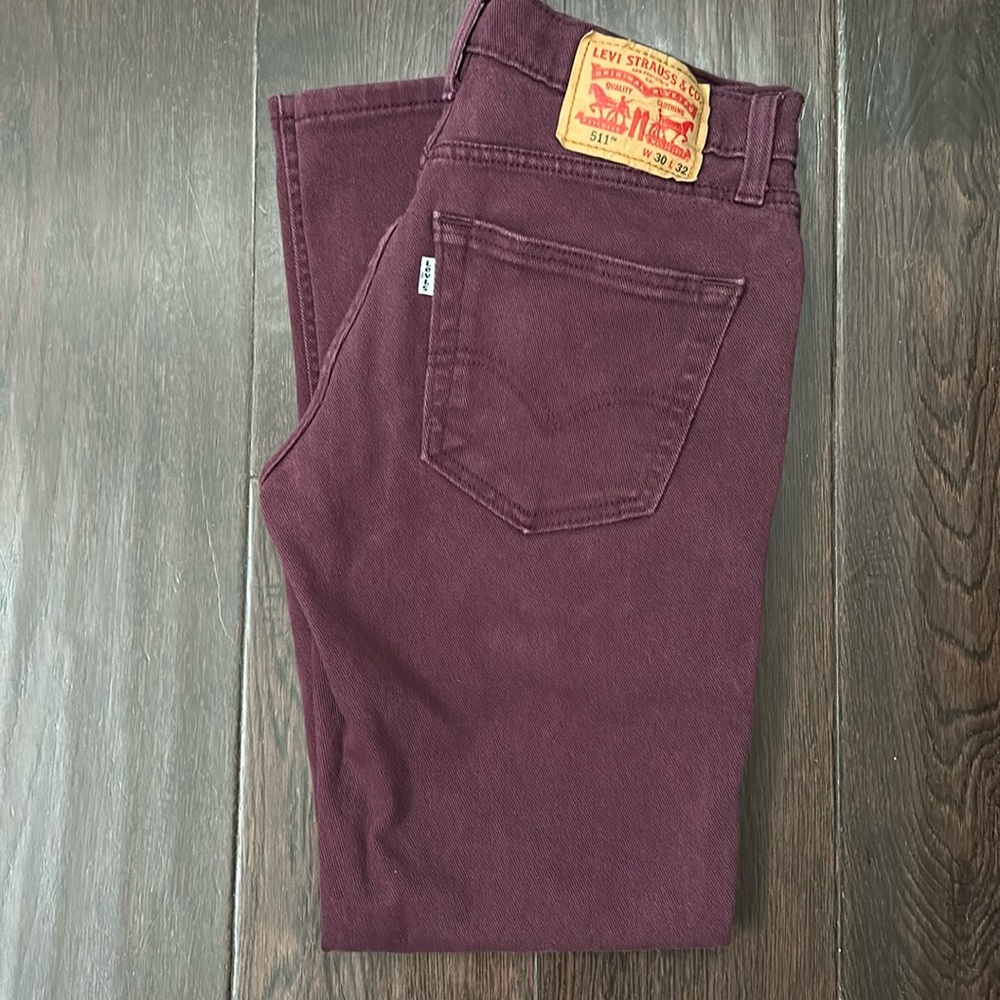 Men’s Levi’s 511 maroon jeans
